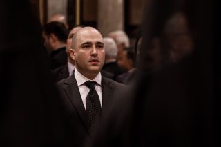 Το υποκριτικό mea culpa και η κάλυψη από Μαξίμου