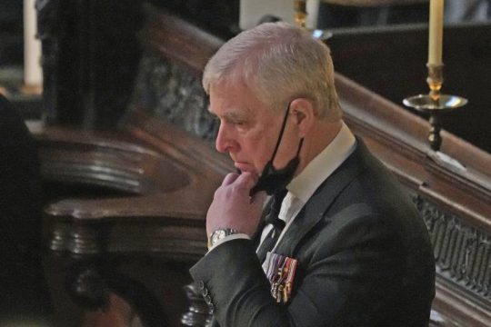 Μήνυση κατά του πρίγκιπα Άντριου για το σκάνδαλο μαστροπείας Επστίν