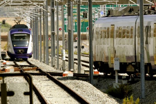 Έκτακτες κυκλοφοριακές ρυθμίσεις στον Προαστιακό το επόμενο τριήμερο
