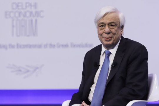 Μάθημα για τη δημοκρατία από τον Πρ. Παυλόπουλο