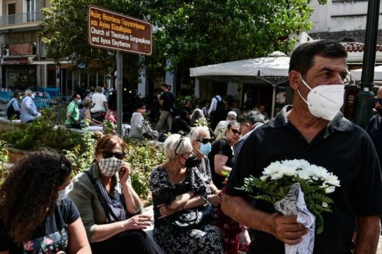 Σε λαϊκό προσκύνημα η σορός του Μίκη Θεοδωράκη – Σεβαστή η επιθυμία του