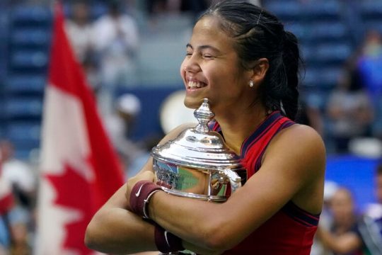 Η Εμα πήρε το… γοβάκι του US Open!