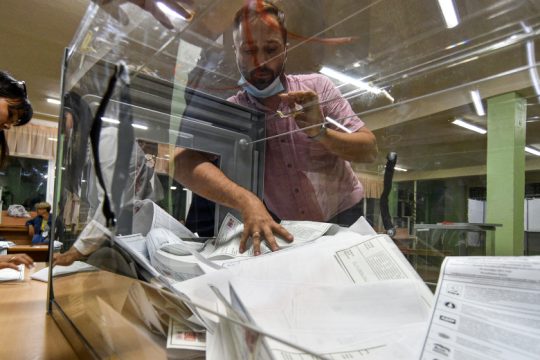 Ρωσία: Νίκη για το κόμμα του Πούτιν, αλλά με πτώση στα ποσοστά