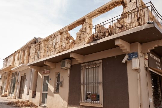 Ακατάλληλα πάνω από 900 κτίρια και 6 σχολικές μονάδες από τον σεισμό στην Κρήτη