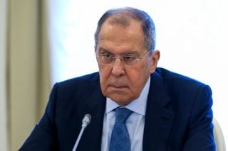 Οργή Λαβρόφ για το ουκρανικό πλήγμα στη Μόσχα: «Έρχονται μαζικές συντονισμένες επιθέσεις»
