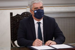Επέστρεψε σε υπουργικό θώκο ο Σίμος Κεδίκογλου
