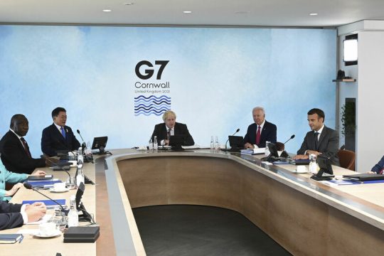 Στην Κορνουάλη οι λεπτομέρειες της AUKUS, πίσω από την πλάτη του Μακρόν