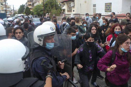 Aπραξία και ανοχή στις χρυσαυγίτικες προκλήσεις