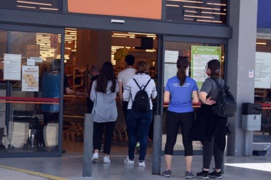 Ισχυρή παρέμβαση για τις ανατιμήσεις ζητούν ΣΥΡΙΖΑ και ΚΙΝ.ΑΛΛ.