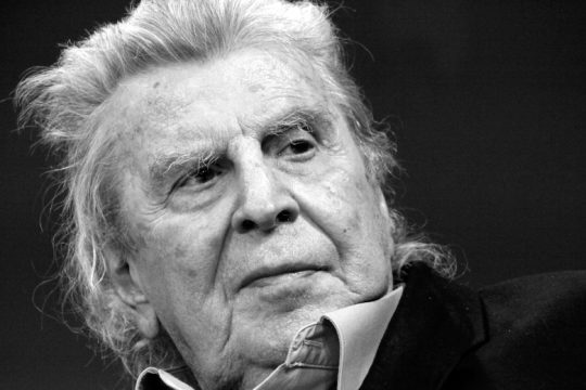 Παγκόσμια συγκίνηση για τον Μίκη Θεοδωράκη που πέρασε στην αθανασία