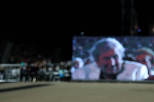 Οδός ή δημοτικός χώρος στον Πειραιά θα λάβει το όνομα του Μίκη Θεοδωράκη