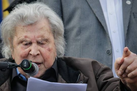 Ο πολιτικός κόσμος αποχαιρετά έναν οικουμενικό δημιουργό