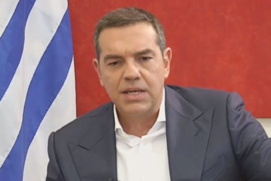 Το παρασκήνιο Αποστολάκη και ο εμβολιασμός Πολάκη
