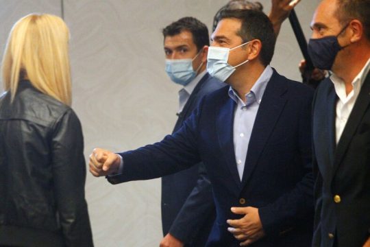 Αρχίζει άγριο σφυροκόπημα