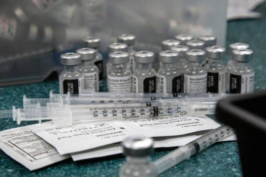 «Mega» εμβολιαστικό κέντρο ο Παλαμάς – 40.000 εμβολιασμοί με 6.000 κατοίκους