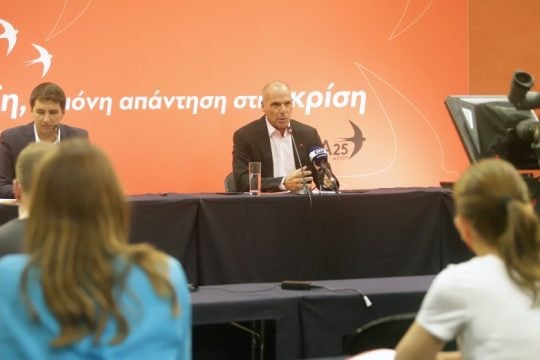 Βαρουφάκης: «Το μόνο που φοβάται η ολιγαρχία είναι η ρήξη»