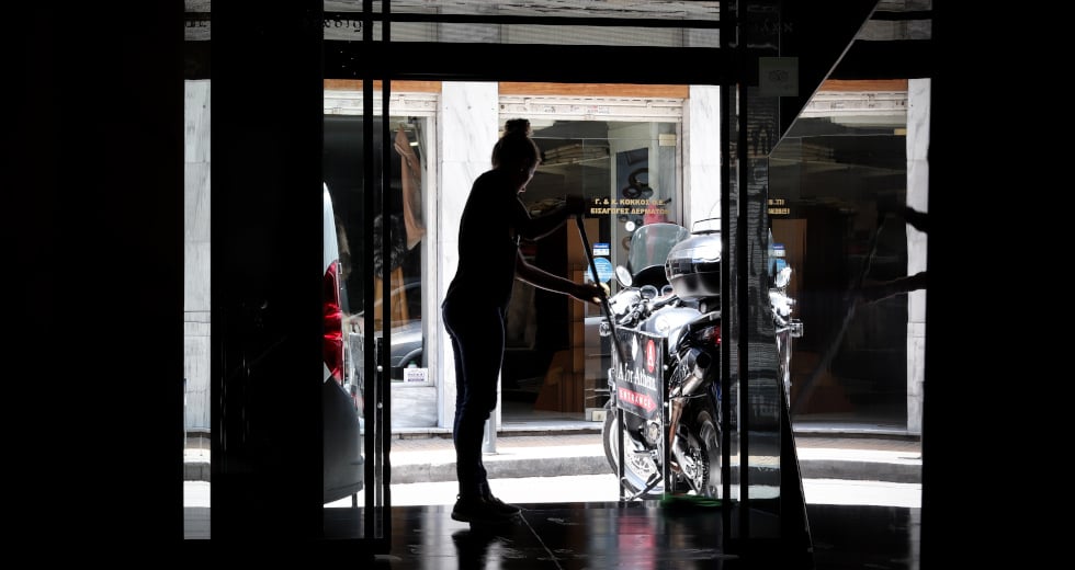 ΚΝΕ: 16 χρονών πας Α’ Λυκείου, όχι δούλος σε ξενοδοχείο