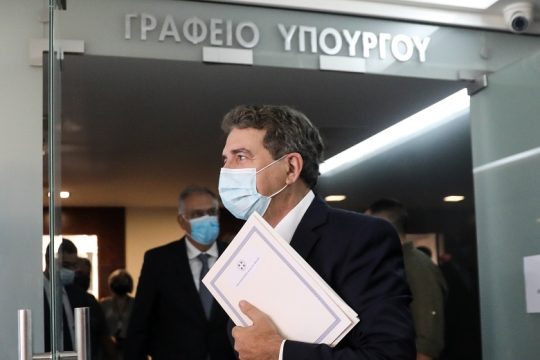 Χρυσοχοΐδης: Παραδοχή ελέγχου και της αναπνοής των πολιτών