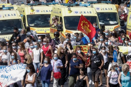 Υγειονομικοί: Είμαστε υπέρ του εμβολιασμού, κατά της υποχρεωτικότητας