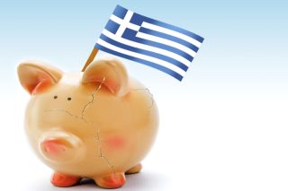Και στο βάθος… μνημόνιο