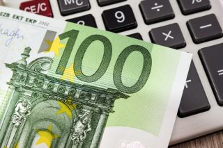 Τα καύσιμα οδηγούν αυξήσεις 13% στις τιμές παραγωγού