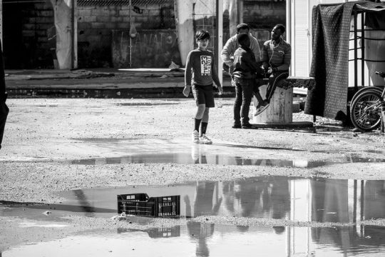 Η δημοτική αρχή κλείνει αιφνιδιαστικά τη δομή του Ελαιώνα