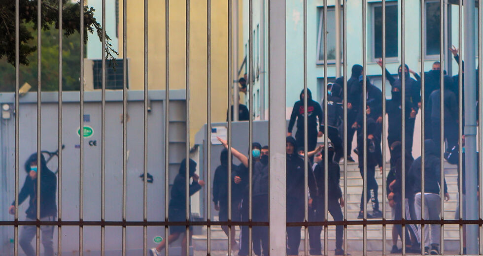 Ανασύρουν και πάλι τη θεωρία των δύο άκρων για τη Θεσσαλονίκη