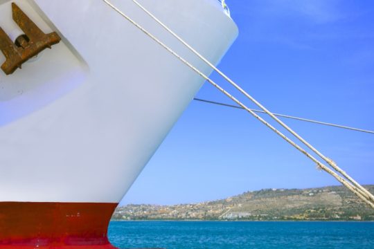 «Ναυαγός» στη θαλάσσια πολιτική της κυβέρνησης, το μεταφορικό ισοδύναμο της Κρήτης