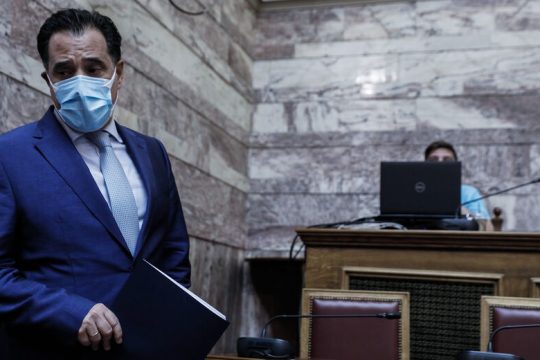 Ούτε μία λέξη για τον κουμπάρο!