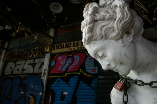 «Ευθανασία» για εκατοντάδες χιλιάδες μικρές επιχειρήσεις