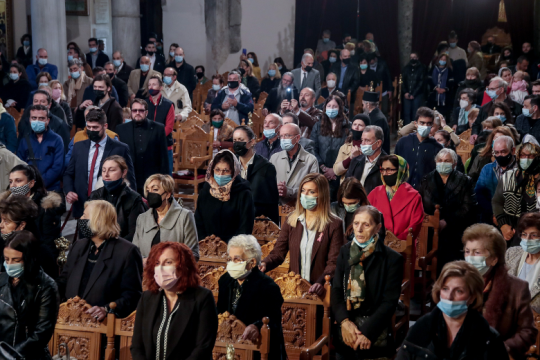 Οι θρησκευτικές αθλιότητες και οι φωτεινές εξαιρέσεις