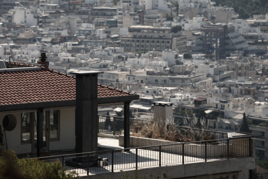 Με παγίδες και ασάφειες η ρύθμιση για γονικές παροχές και επιδότηση αερίου