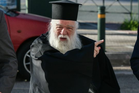 Σκοταδιστικές δηλώσεις του ακραίου Αμβρόσιου