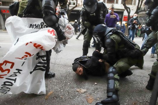 Περί κράτους δικαίου και κυρώσεων