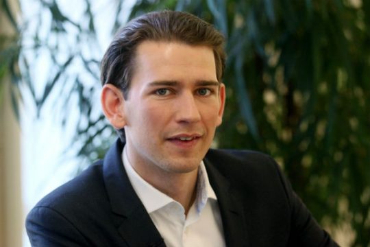 Άρση ασυλίας του Κουρτς ζητούν οι εισαγγελείς για την υπόθεση διαφθοράς