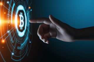 Τα κρυπτονομίσματα γοητεύουν την Ακροδεξιά