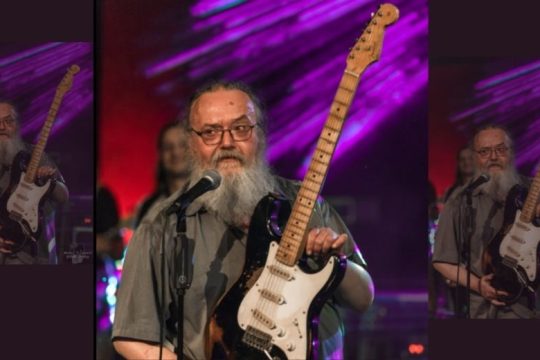 «Ροκ εν ρολ, πανκ, ραπ, χιπ χοπ, αλλά το μπλουζ είναι πάντα εκεί»