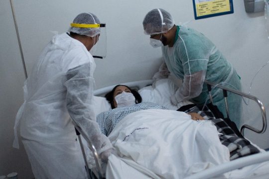 Covid-19: Ενθαρρυντικά αποτελέσματα από αντικαταθλιπτικό φάρμακο