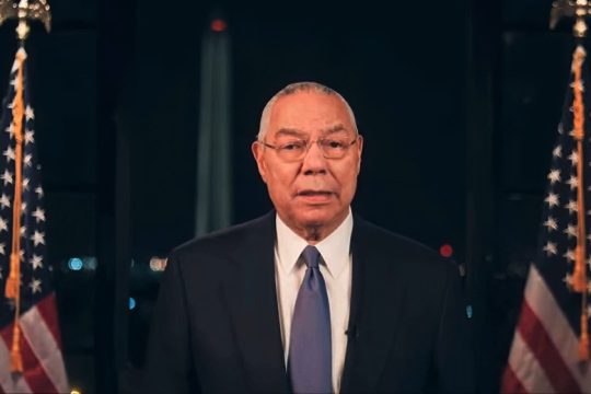 Πέθανε ο Κόλιν Πάουελ, ο υπ. Εξωτερικών των ΗΠΑ στον πόλεμο του Ιράκ