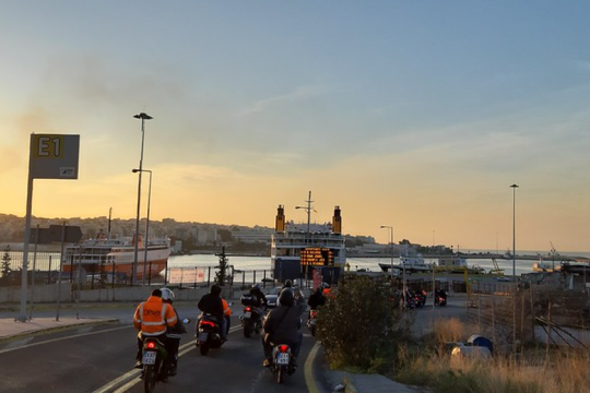 ΚΝΕ- σποτ: «Αλληλεγγύη και συμπαράσταση στους εργάτες της Cosco»