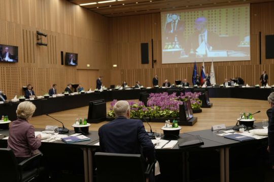 Δείπνο με μενού… ΝΑΤΟ, αμυντική συνεργασία και Κίνα
