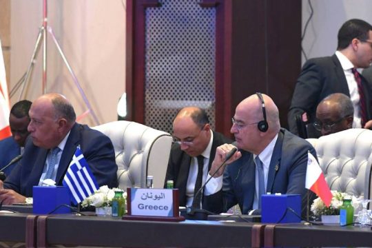 Συνάντηση Δένδια – Σούκρι στο περιθώριο της διάσκεψης στη Λιβύη