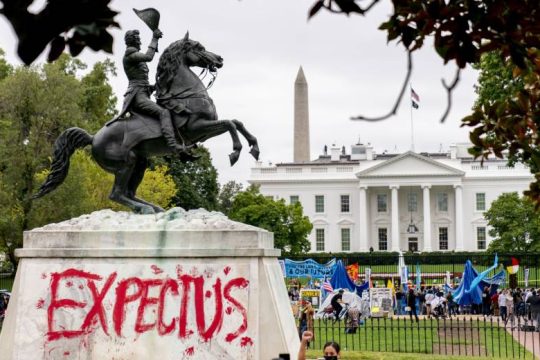 Αυτόχθονες ζητούν από τον Μπάιντεν να σταματήσει τα έργα ορυκτών καυσίμων 