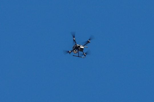 Drones μεταφέρουν εμβόλια σε απομακρυσμένες περιοχές της Ινδίας