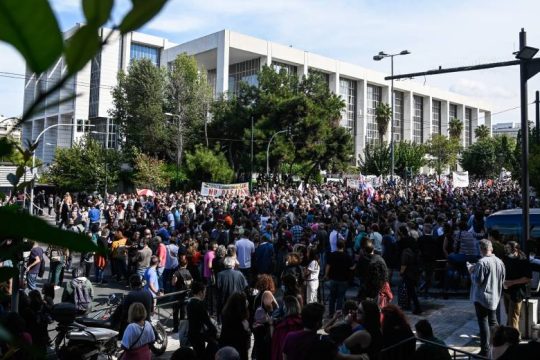 Η Κεραμέως τους έβγαλε στο δρόμο