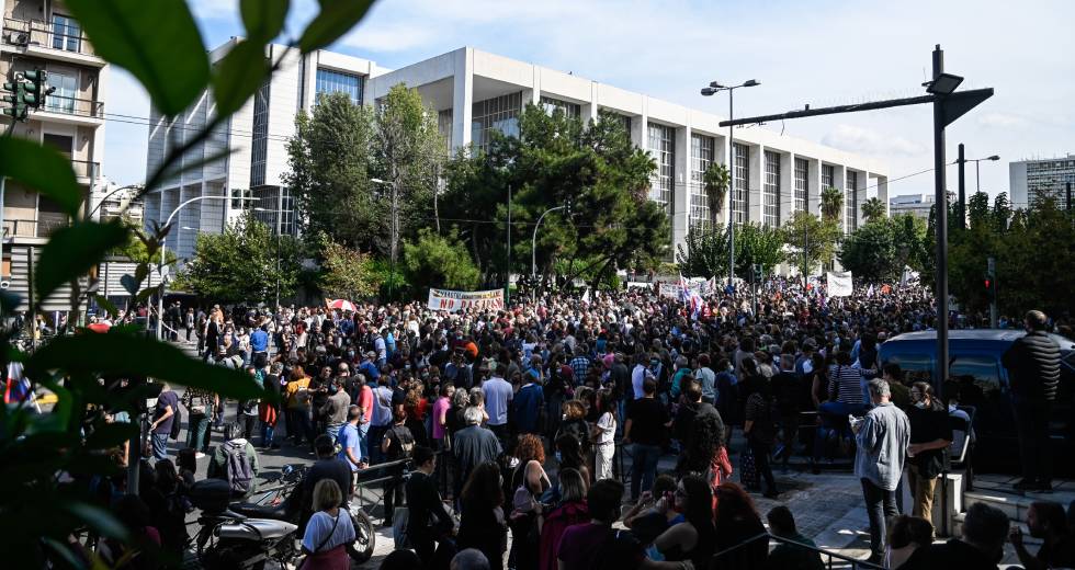 Η Κεραμέως τους έβγαλε στο δρόμο