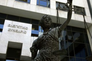 Μειώνονται οι ελπίδες για τα αναδρομικά