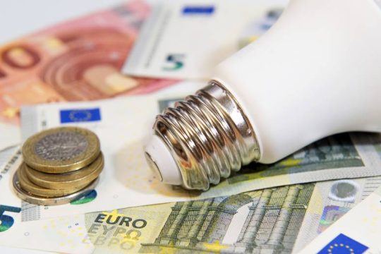 Καπνός οι «επιτυχίες» της κυβέρνησης
