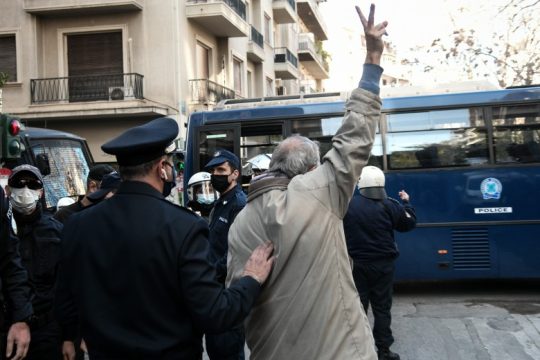 Οι δίκες να γίνουν καταδίκη της κυβερνητικής πολιτικής