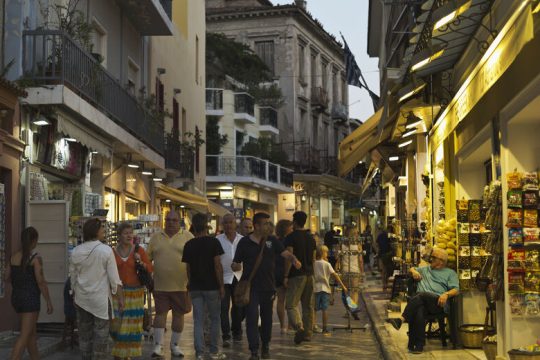 «Χρηματοδοτούν τον αφανισμό μας»